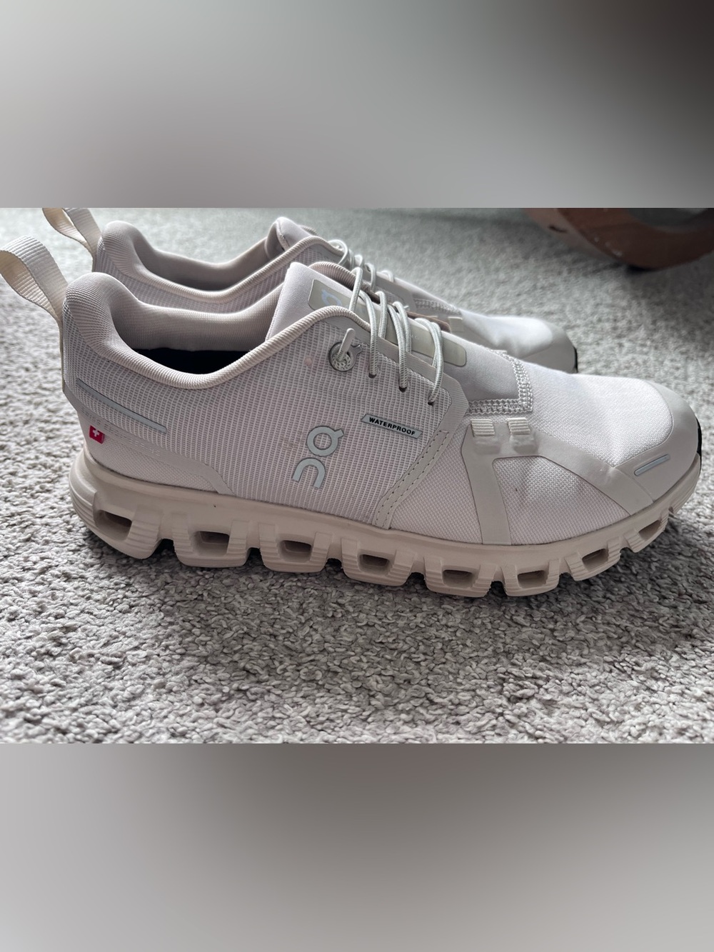 On Cloud 6 waterproof women’s shoes